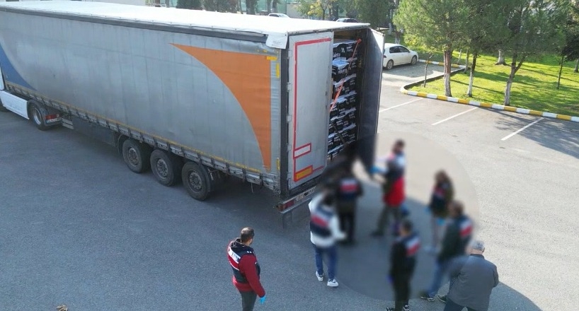 sakarya-da-kacakcilik-ve-uyusturucu-operasyonlarivuh5mhl5nw