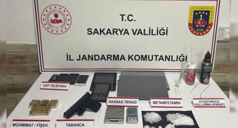 sakarya-da-kacakcilik-ve-uyusturucu-operasyonlarivuh5mhl5nw