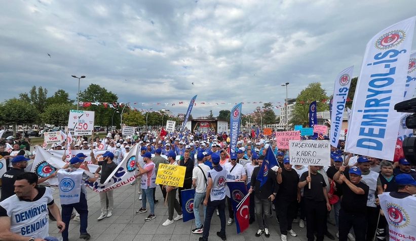 sakarya-da-kamu-iscileri-miting-yaptic1ltu1fqul