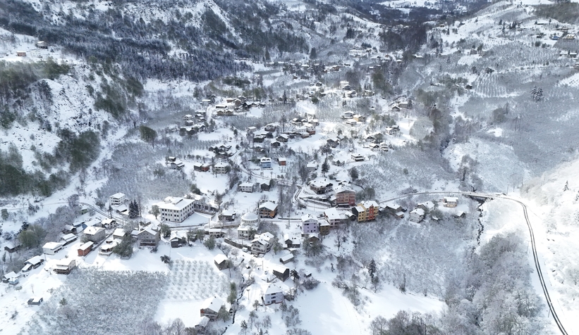 Sakarya'da kar kalınlığı 20 santimetreye ulaştı