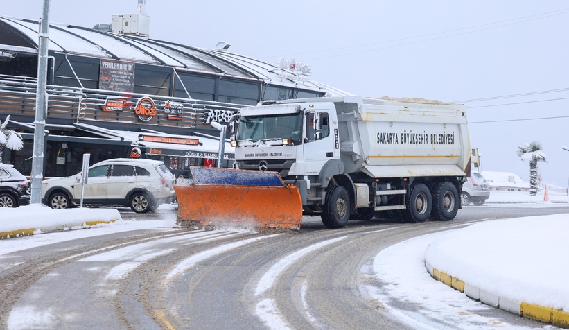 sakarya-da-kardan-kapanan-24-grup-yolu-ulasima-acildiogh0bjn5u0