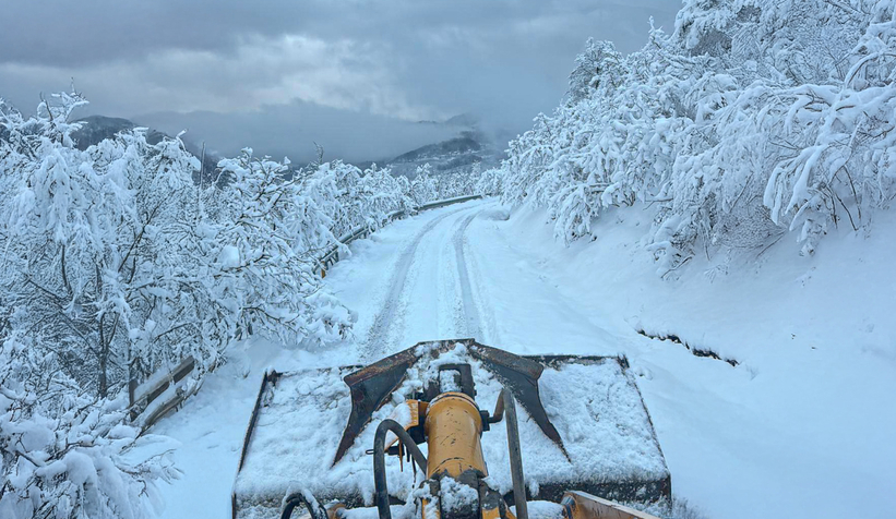 sakarya-da-kardan-kapanan-31-yol-acildia010btjpl2