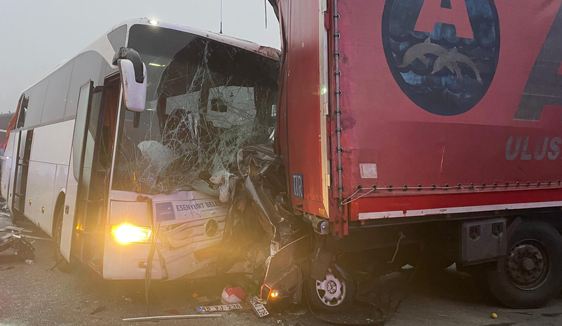 Sakarya'da katliam gibi kaza 10 ölü, 59 yaralı