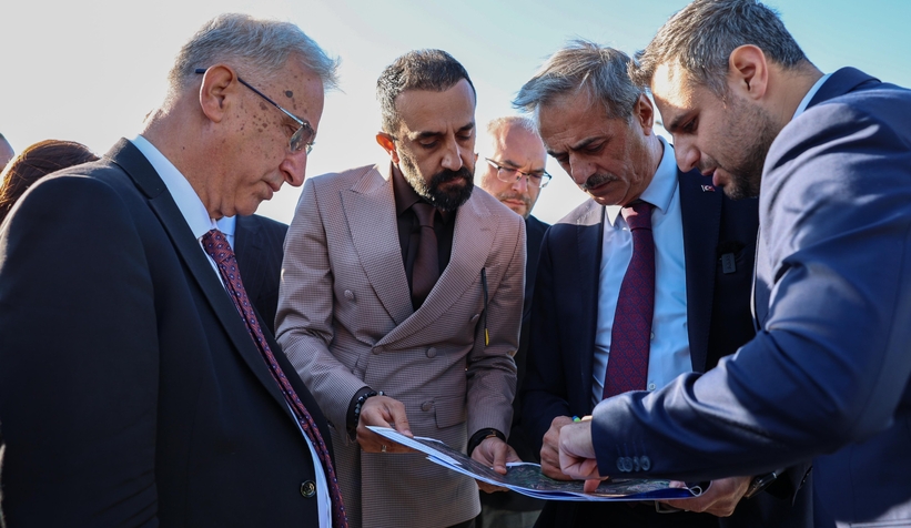 sakarya-da-metrobus-hattinda-ilk-asfalt-atildizulhmzbibn