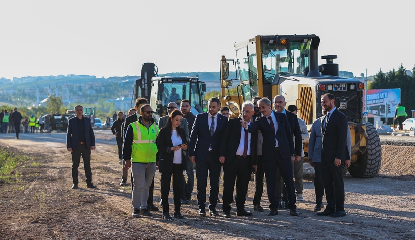 sakarya-da-metrobus-hattinda-ilk-asfalt-atildizulhmzbibn