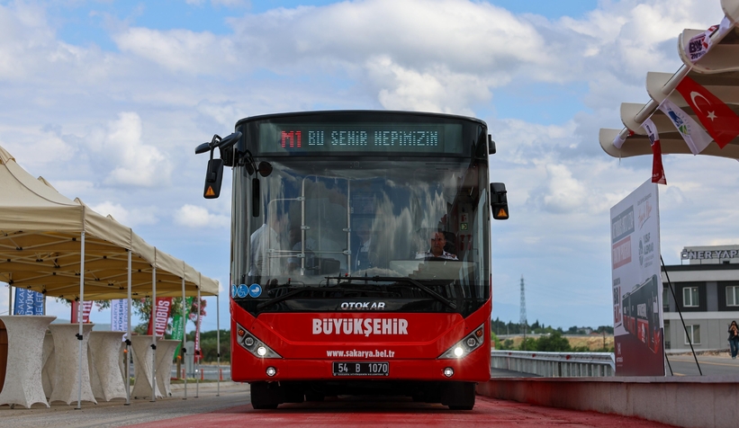 sakarya-da-metrobus-seferleri-basladiwhc1n3ptme