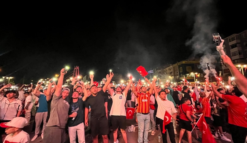 sakarya-da-milli-takimin-galibiyet-coskusunddtofhjy2