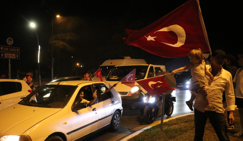 sakarya-da-milli-takimin-galibiyet-coskusunddtofhjy2