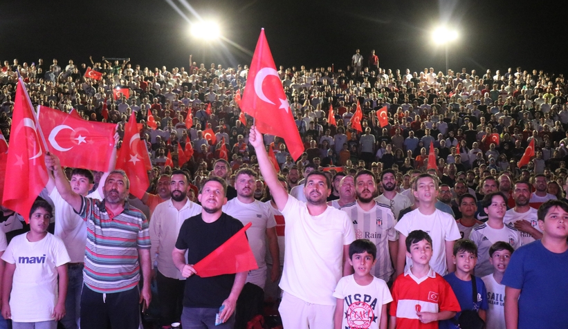 sakarya-da-milli-takimin-galibiyet-coskusunddtofhjy2