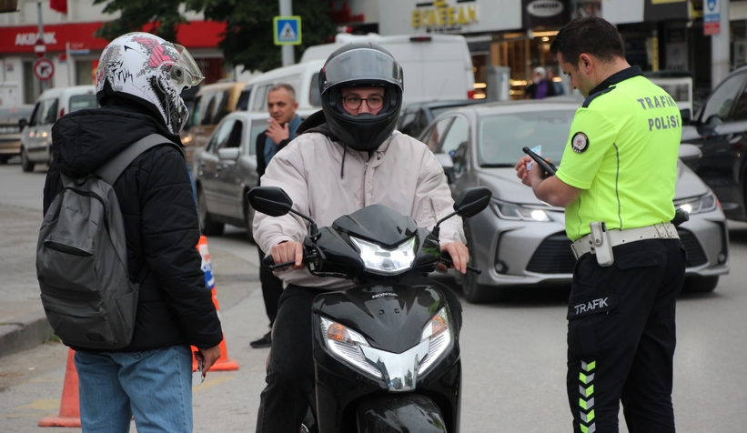 sakarya-da-motosikletlere-siki-takip-kural-tanimayanlara-ceza-yagdimgz3bu92n0