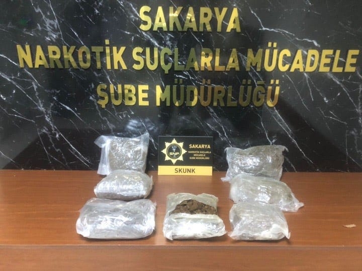 sakarya-da-narkotik-operasyonum3laa2pxbw