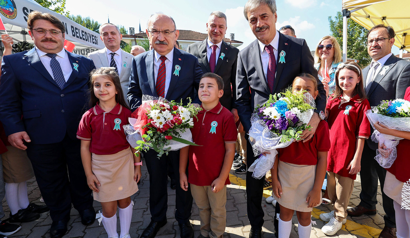 sakarya-da-okullar-torenle-acildia0q2aw1ad3