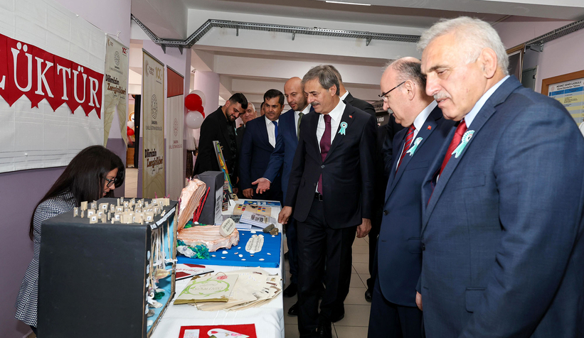 sakarya-da-okullar-torenle-acildia0q2aw1ad3
