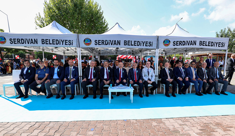 sakarya-da-okullar-torenle-acildia0q2aw1ad3