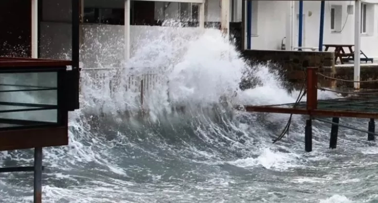 Sakarya'da sahil kesimleri için fırtına uyarısı