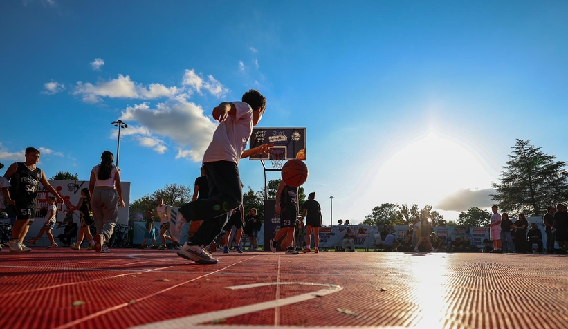 sakarya-da-sokakta-basketbol-soleniwkm0tnrxz3