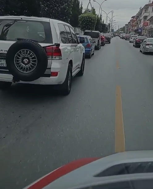 Sakaryada fermuar sistemi ile ambulansa yol verdiler