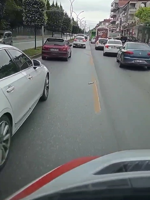 Sakaryada fermuar sistemi ile ambulansa yol verdiler