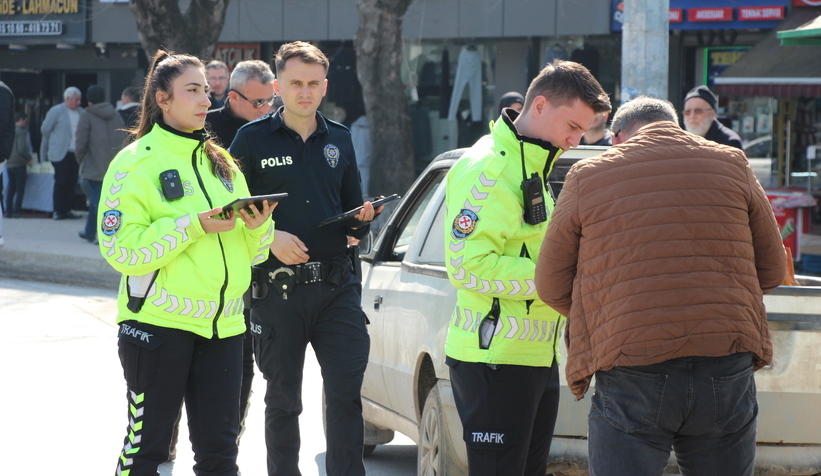 sakarya-da-trafik-denetimleri-milyonlarca-liralik-ceza-yagdiuwzacdjbqt