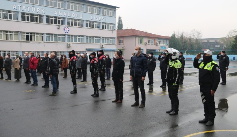 Sakarya'da tüm okullarda bayrak töreni yapıldı