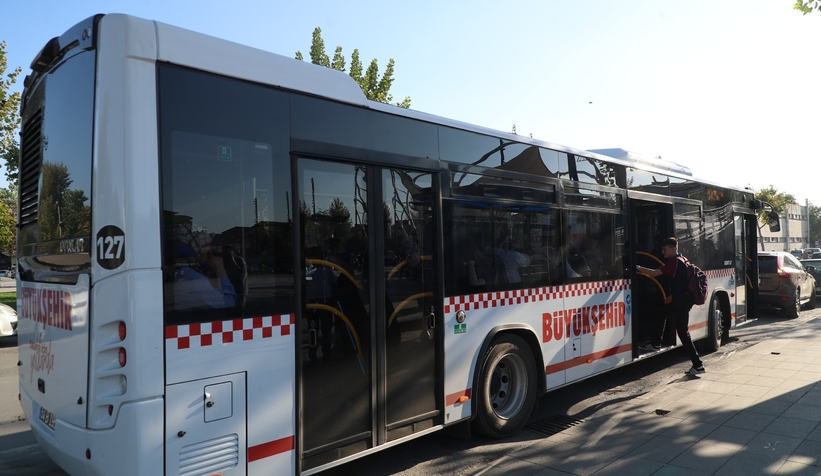 Sakarya'da ücretsiz ulaşım için binlerce öğrenci akredite oldu