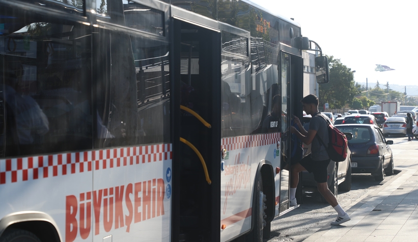 Sakarya'da ücretsiz ulaşım için binlerce öğrenci akredite oldu