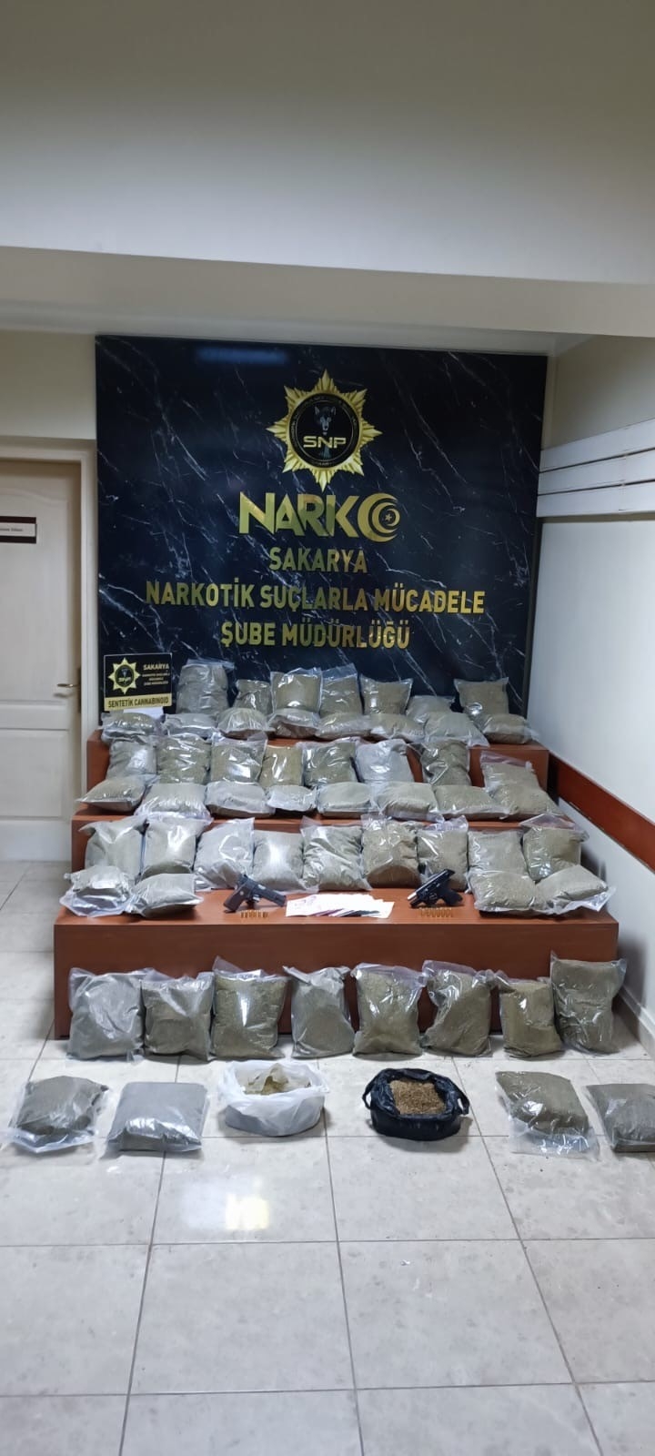 Sakarya'da uyuşturucu operasyonu: 11 gözaltı