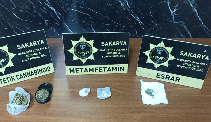 sakarya-da-uyusturucu-tacirlerine-darbe-111-kisi-yakalandidw94ukixev
