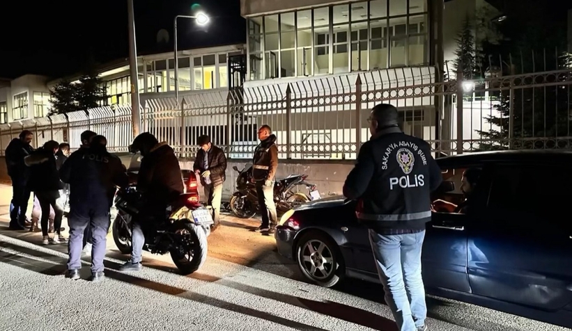 sakarya-da-uyusturucu-ve-kacakcilik-operasyonlaribejzr0tvdn