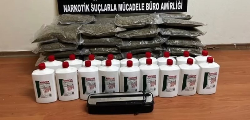 sakarya-dahil-42-ilde-zehir-tacirlerine-operasyonnfk5cxzwz1