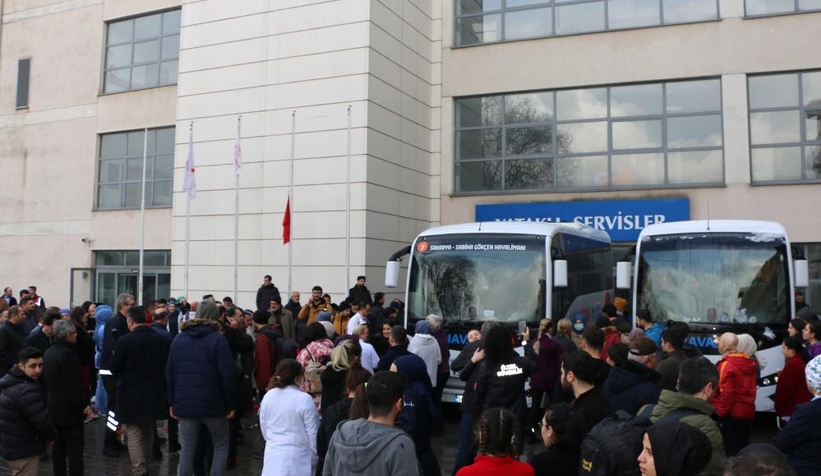 sakarya-dan-160-doktor-ve-saglikci-deprem-bolgesine-gidiyorc3pomit4rm