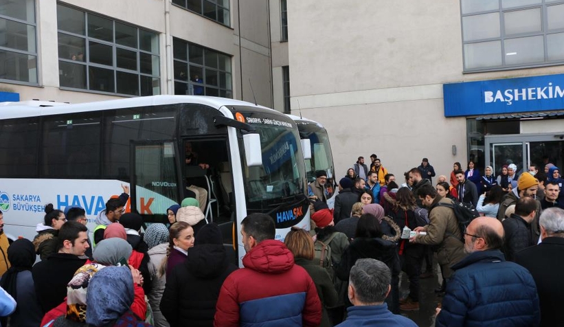 sakarya-dan-160-doktor-ve-saglikci-deprem-bolgesine-gidiyorc3pomit4rm
