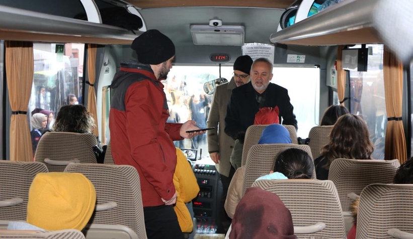 sakarya-dan-160-doktor-ve-saglikci-deprem-bolgesine-gidiyorc3pomit4rm
