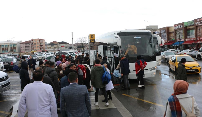 sakarya-dan-160-doktor-ve-saglikci-deprem-bolgesine-gidiyorc3pomit4rm