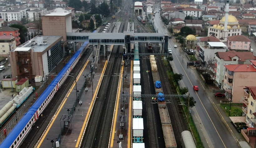 sakarya-dan-40-konteyner-daha-yola-ciktimksxam1pzz