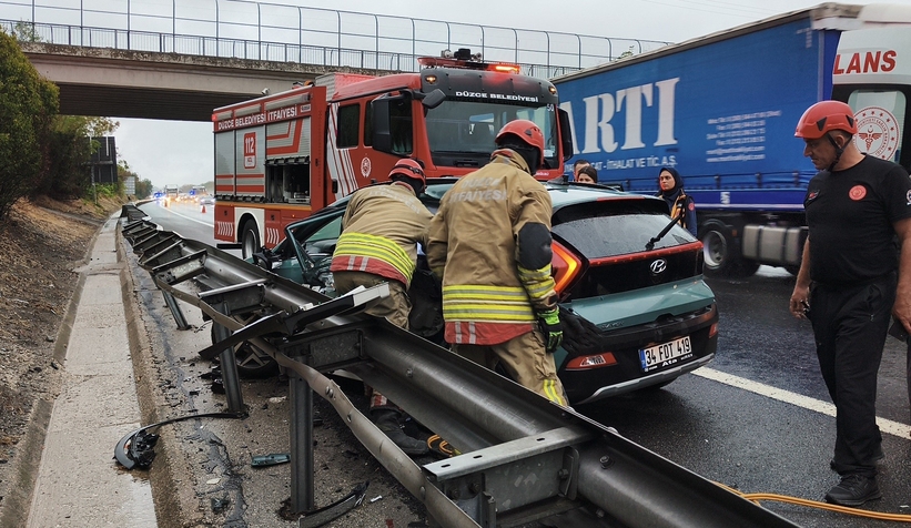 Sakarya-Düzce sınırında kaza 5 yaralı