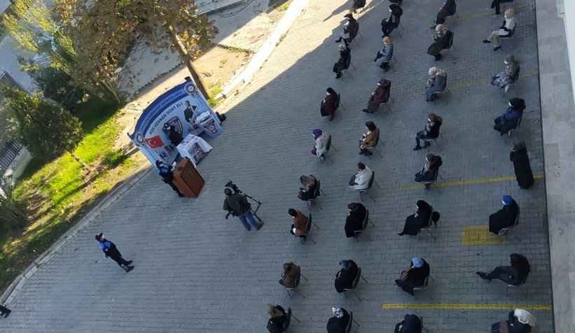 Sakarya Emniyeti kadına şiddete karşı program düzenledi