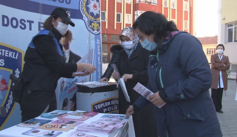 Sakarya Emniyeti kadına şiddete karşı program düzenledi
