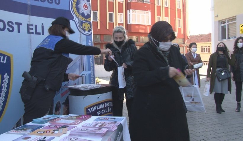 Sakarya Emniyeti kadına şiddete karşı program düzenledi
