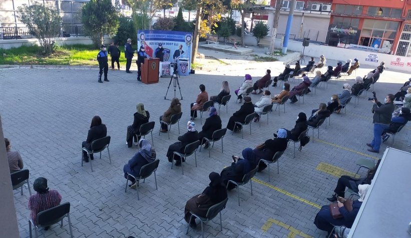 Sakarya Emniyeti kadına şiddete karşı program düzenledi