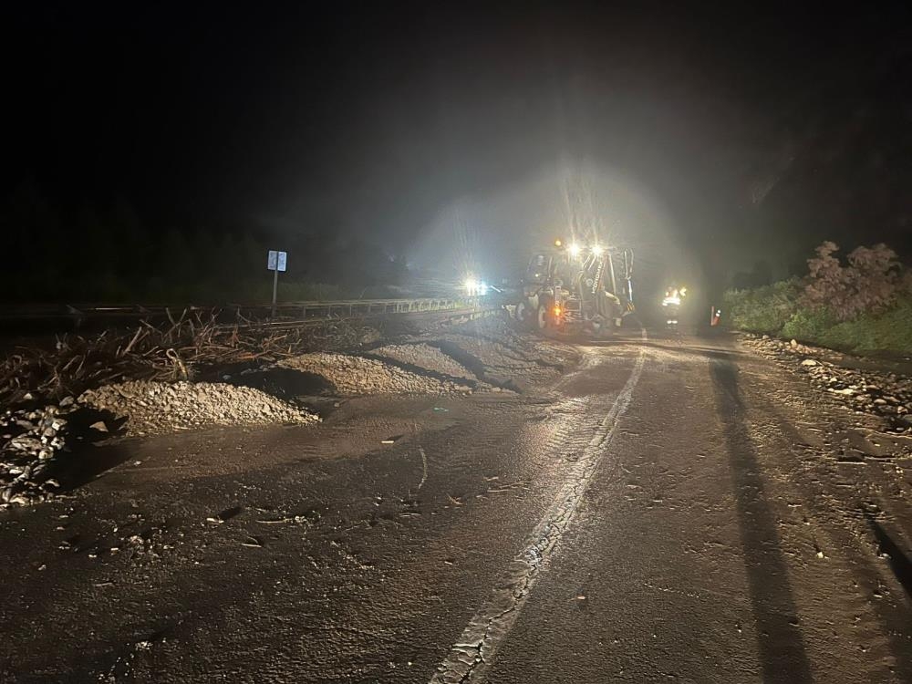 Sakarya İstikametine Giden Sürücüler Zor Anlar Yaşadı