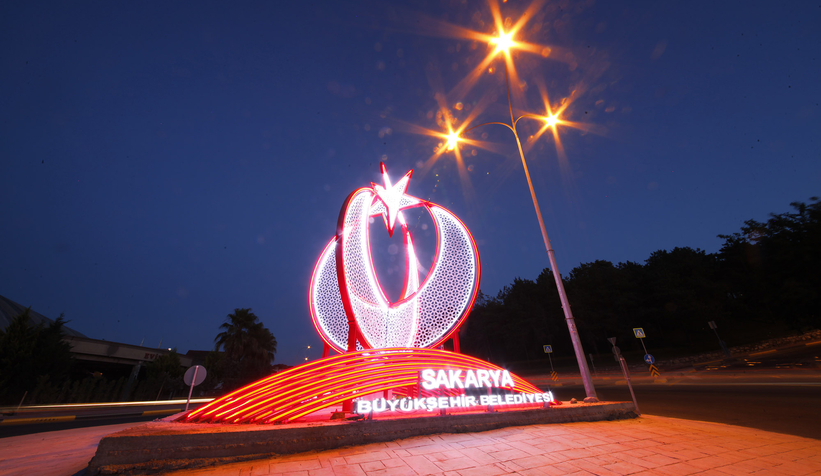 Sakarya Köprülü Kavşağı son haliyle ışıl ışıl