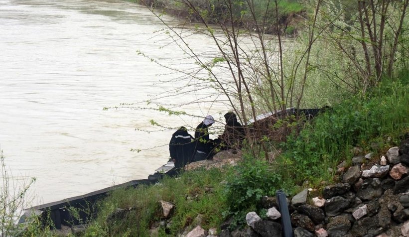 Sakarya Köprüsü altında yürek sızlatan görüntüler