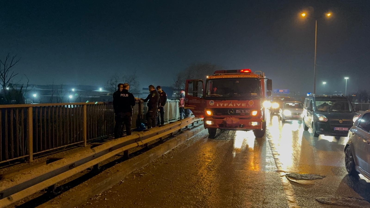Sakarya Köprüsü'nde intihar girişimi