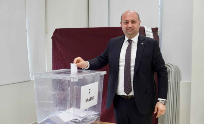 sakarya-muhasebeciler-odasi-nda-secimi-erdinc-atalay-kazandiss9kmgrbqk