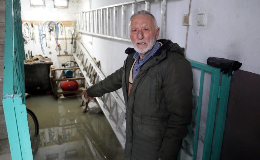 Sakarya Nehri kıyısındaki mahalleyi su bastı