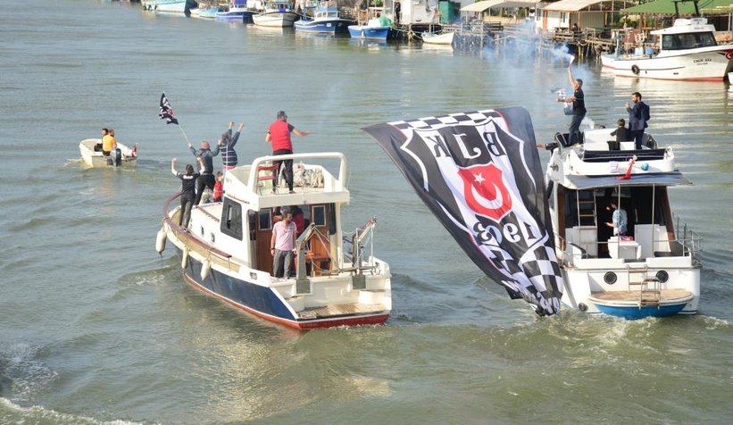 Sakarya Nehri'nde şampiyonluk kutlaması!