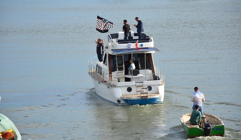 Sakarya Nehri'nde şampiyonluk kutlaması!