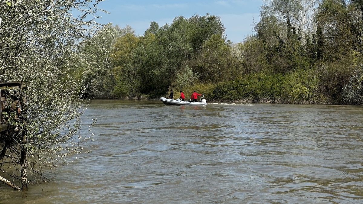 Sakarya Nehri'ne düşen çocuğu arama çalışmalarında son durum