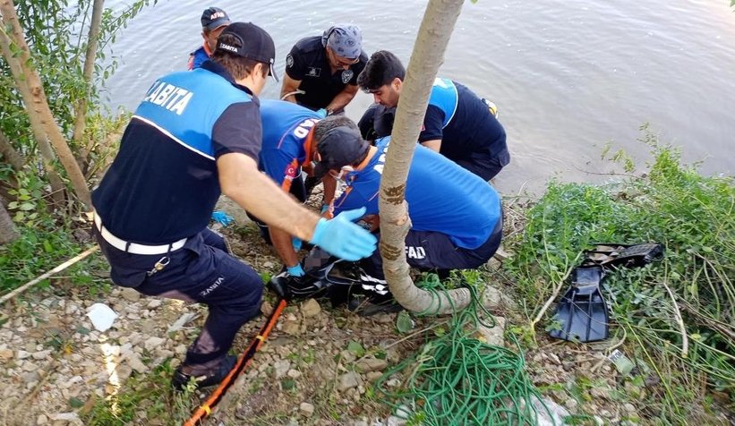 Sakarya Nehri'ne düşen gencin cesedi bulundu